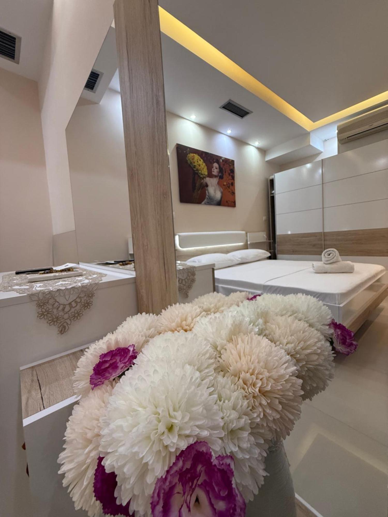 Aba Jacuzzi Apartamento Tirana